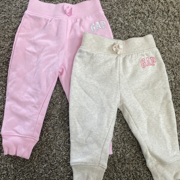 Bundle girls pants sweat pants 18-24m gap - Picture 2 of 10